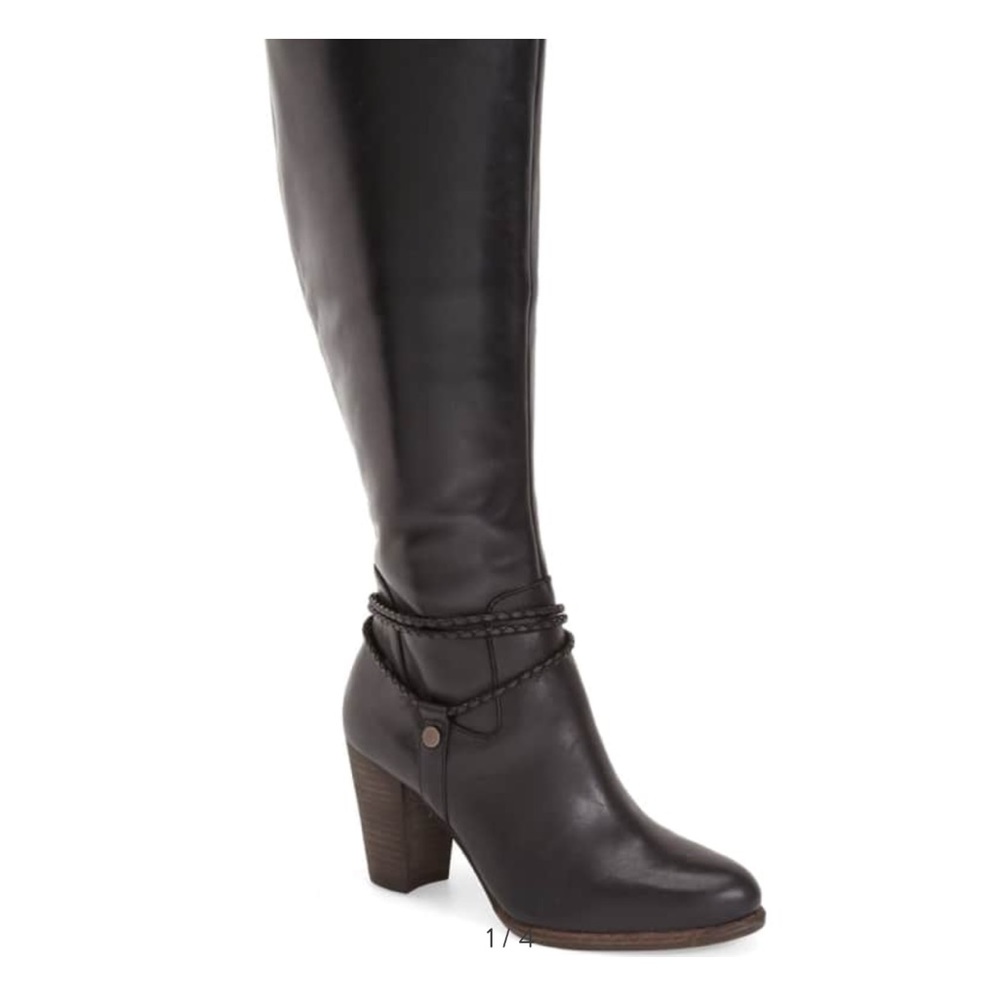 UGG Neoma boot in black